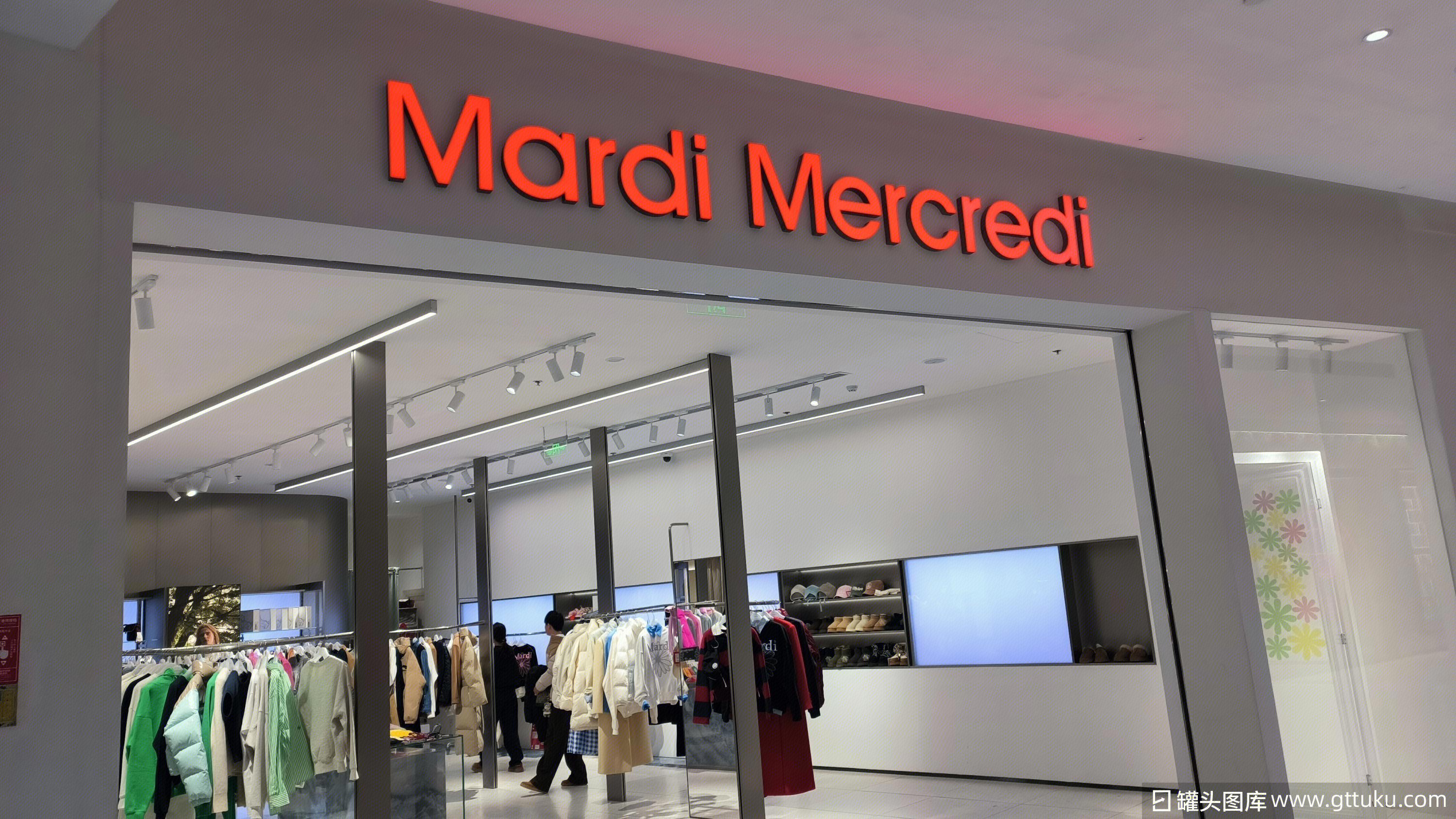 Mardi Mercredi 韓國(guó)時(shí)尚品牌如何以零售藝術(shù)重塑服飾與箱包銷售